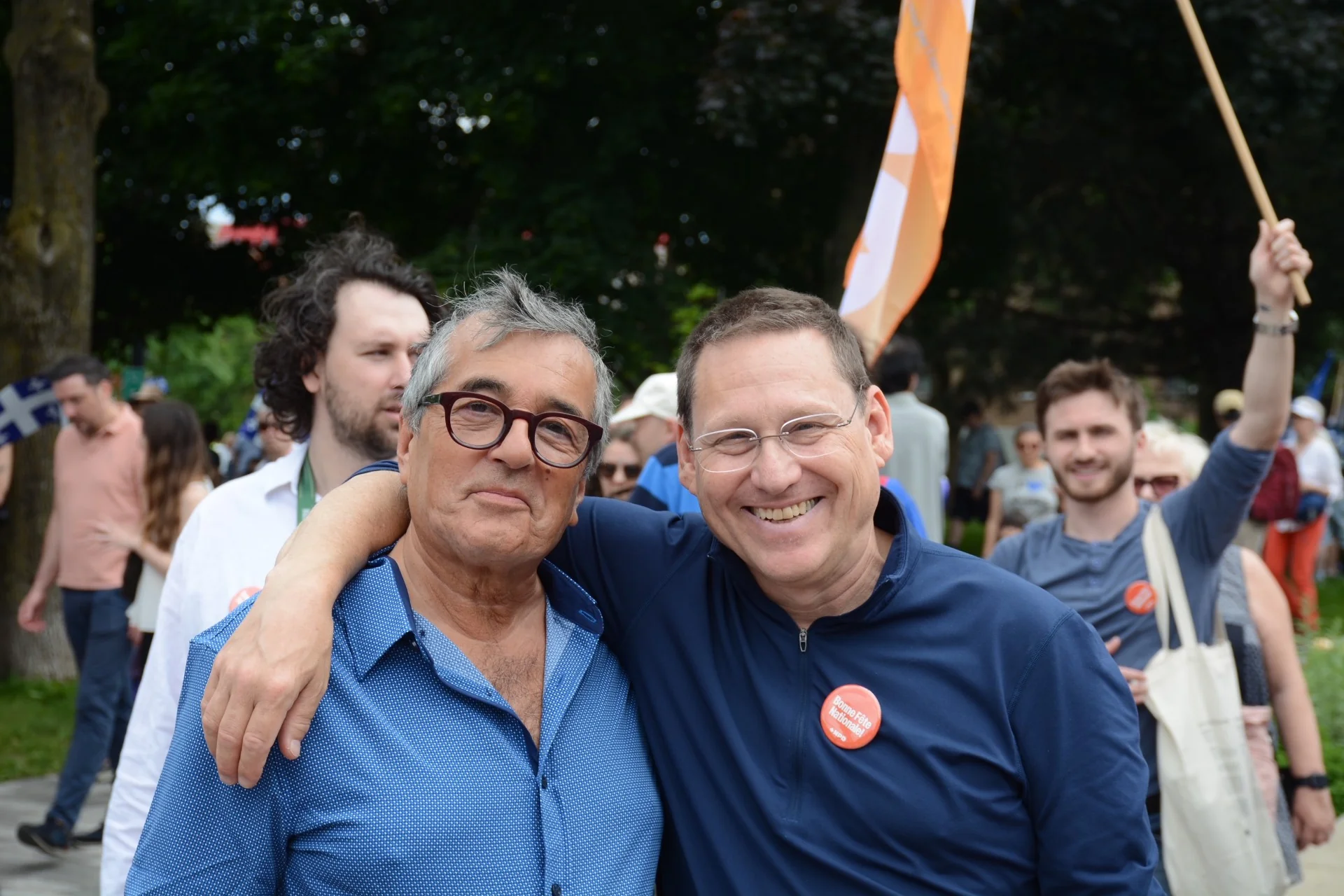 Pierre Céré avec Avi Lewis lors d’un rassemblement du NPD